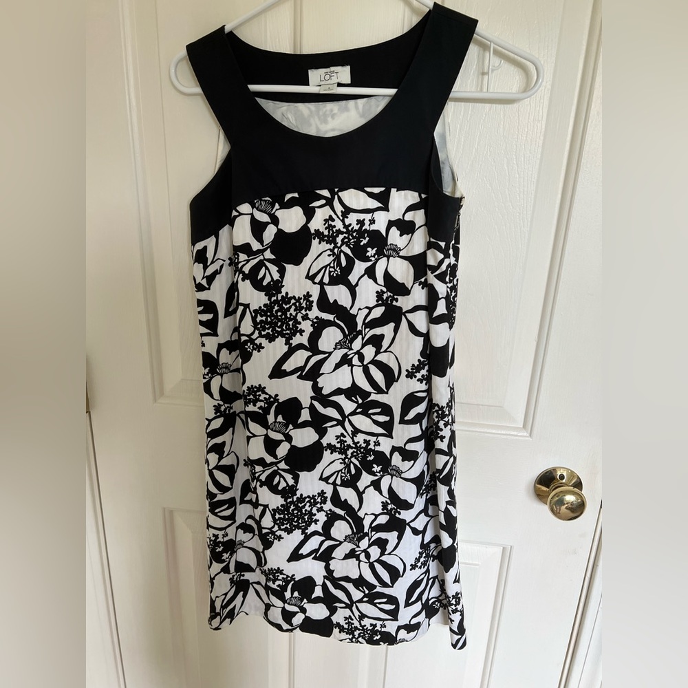 Loft size 0 black and white floral dress